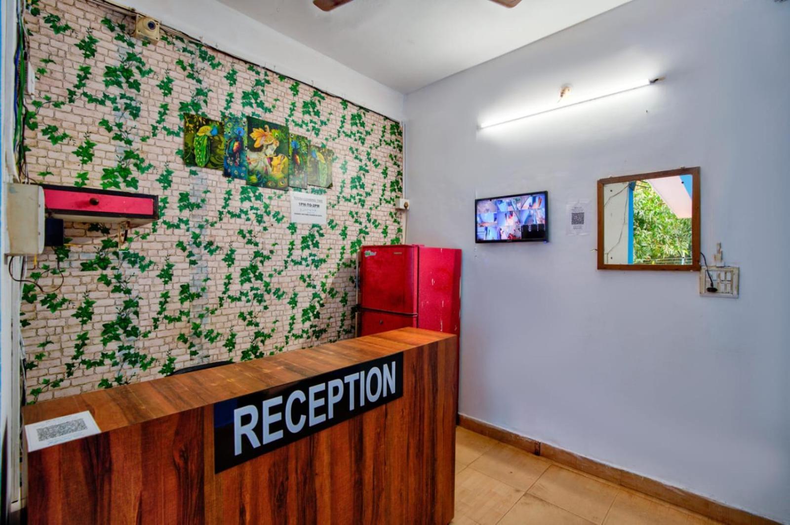 Hotel Savita Калангут Экстерьер фото